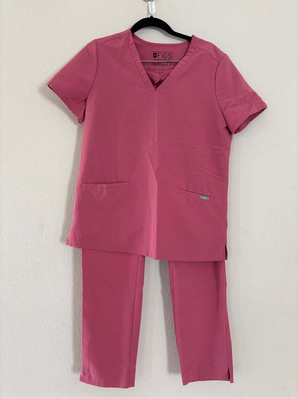 FIGS Casma Kade Women’s Scrub Set Small Quartz Pink Discontinued Color